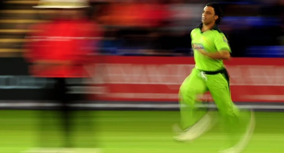 5 best Fearsome bowlers in cricket history